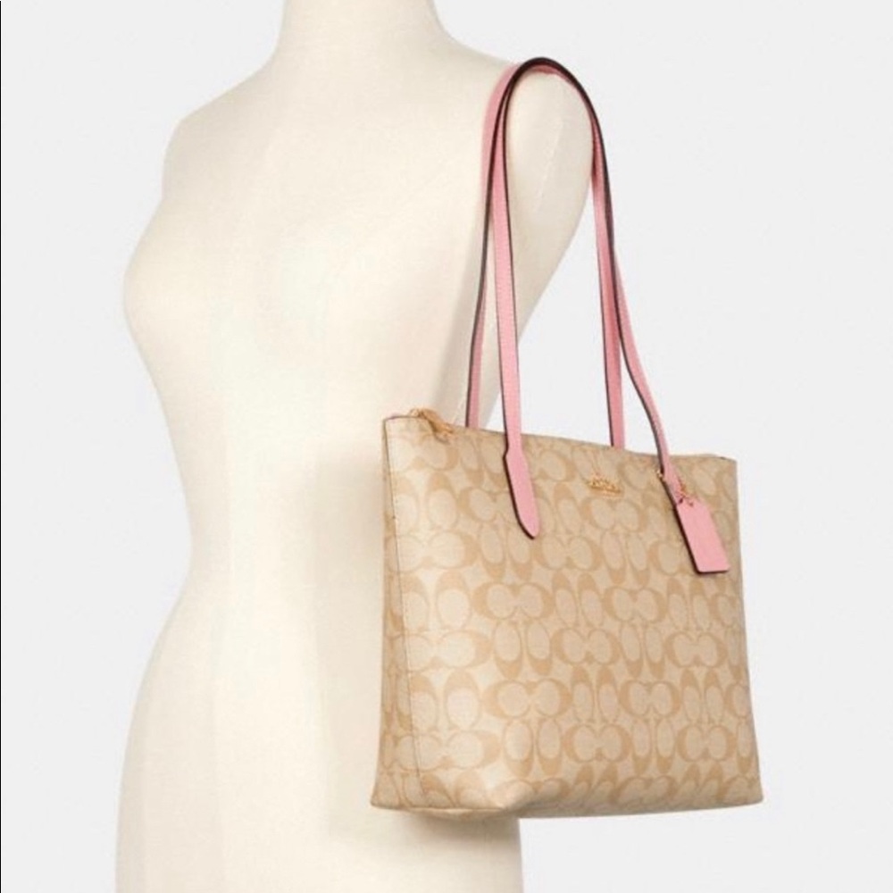 Coach Set - Picture 6 of 10